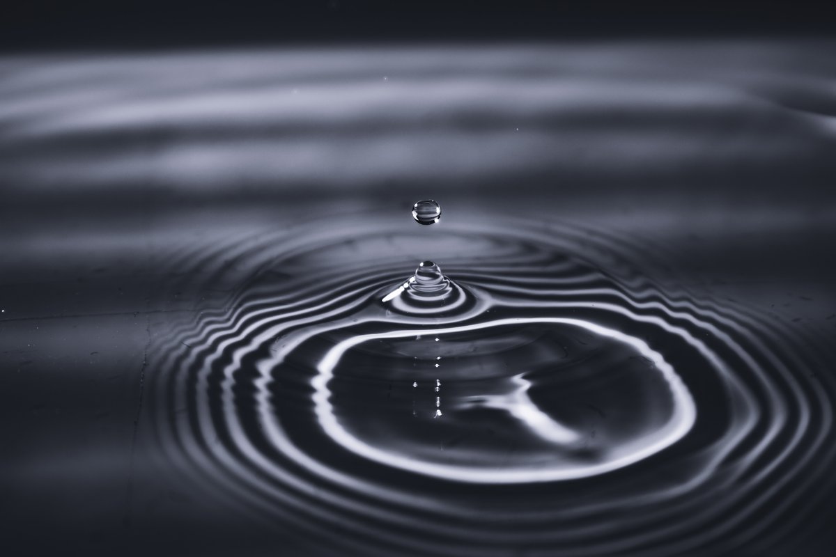 Quantum Physics for Beginners and Quantum Investment Trends Plug and